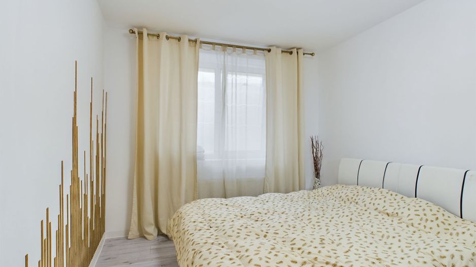 Apartament cu 2 camere la curte , renovat recent - Poză 12