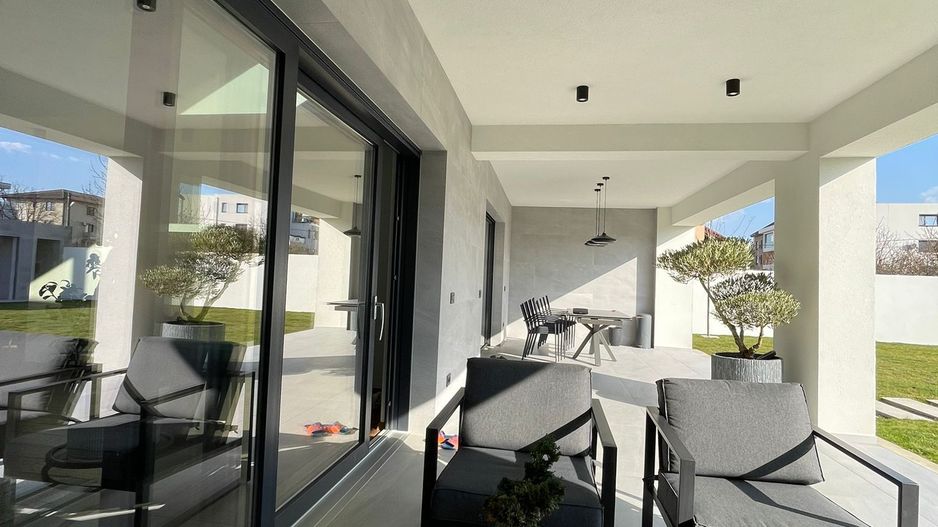 Locuinta individuala exclusivista cu piscina - Dumbravita - Poză 32