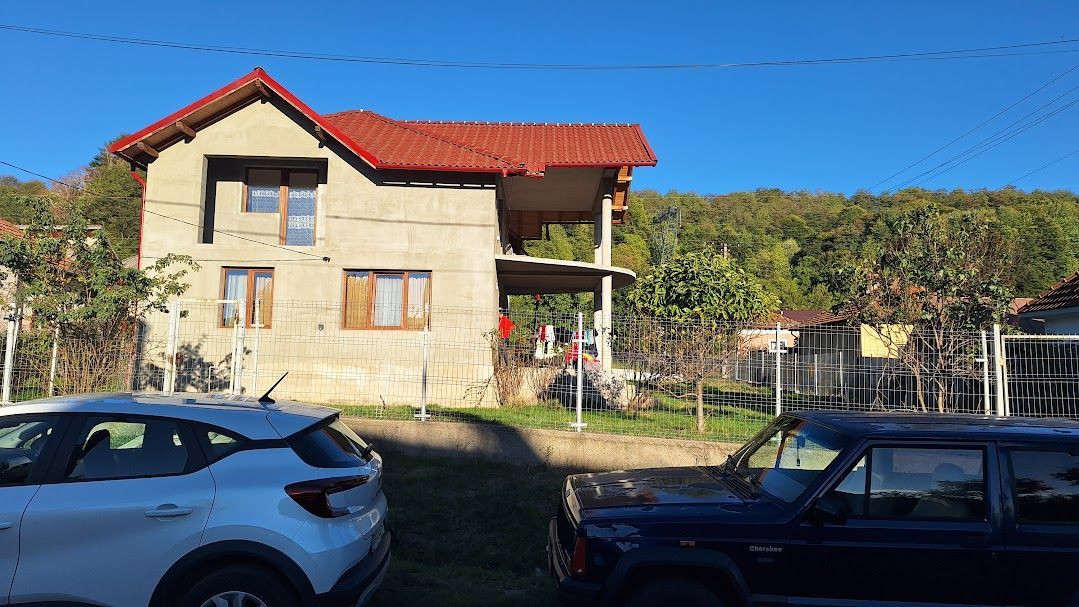 Casa de Vanzare Corbeni- Oestii- Arges - Poză 1