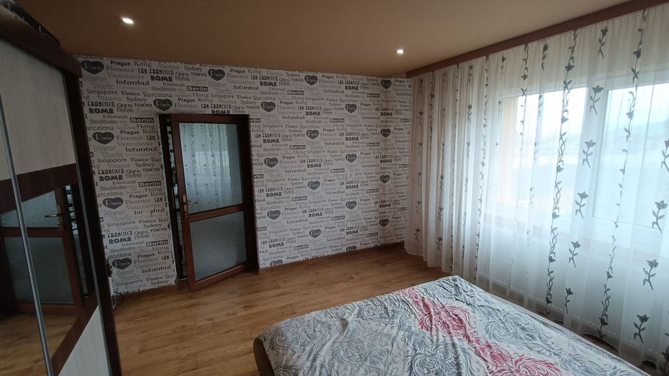 Casa cu 3 camere, 150 mpu, mobilata, utilata, garaj, curte, Ampoita - Poză 12
