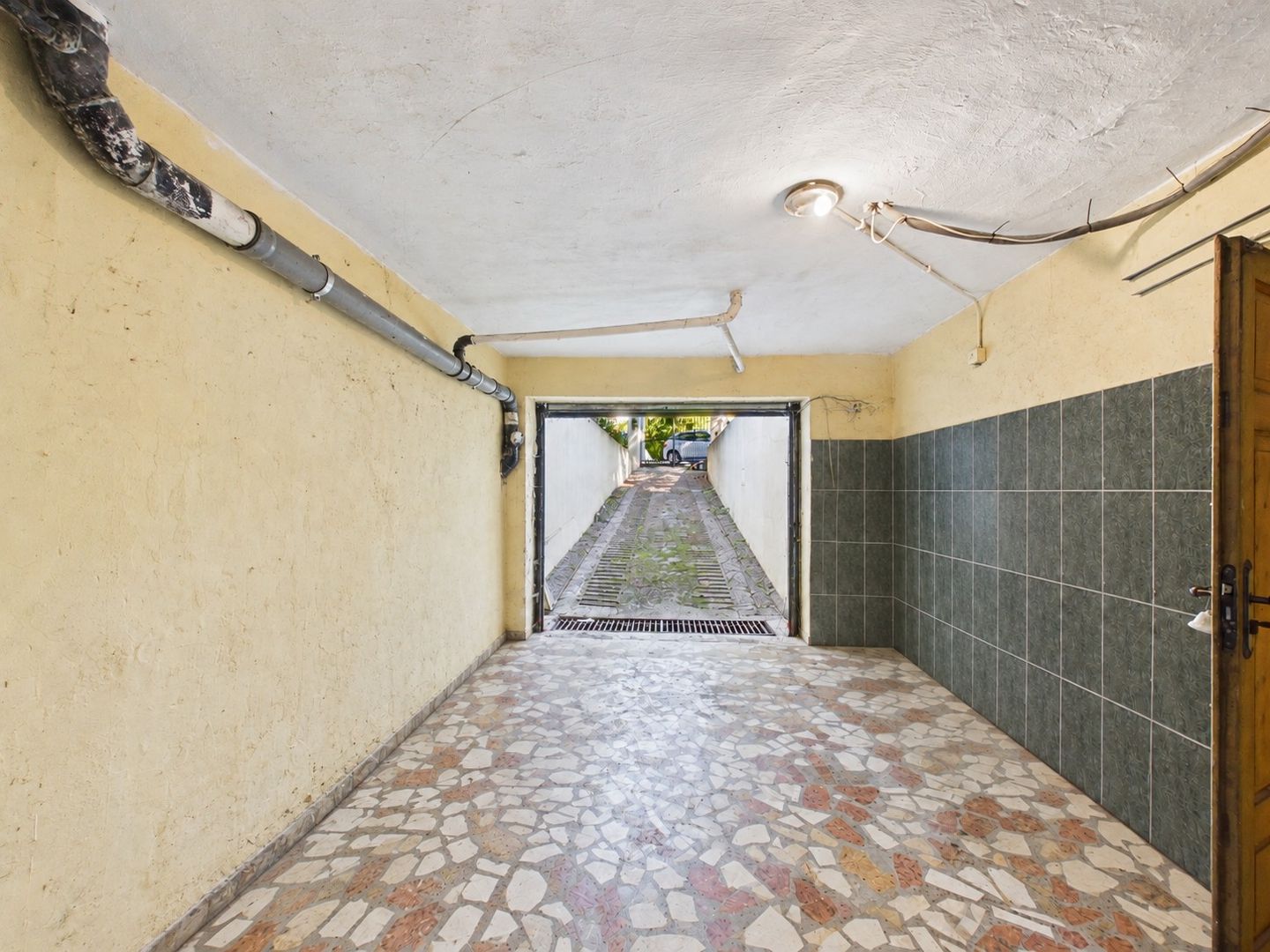 Vilă cu 8 camere de vânzare, piscina, livada, iesire la Balta Pasarea - Poză 32