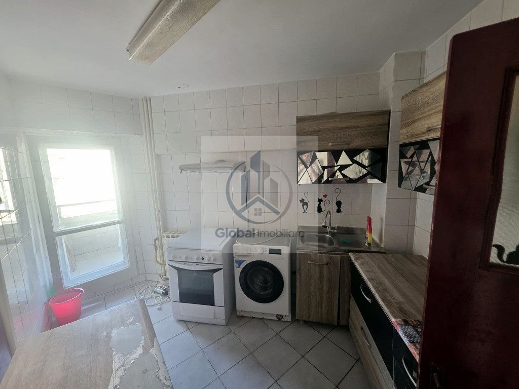 Inchiriere 3 camere Piata Unirii decomandat 80 mp | 2 bai 2 balcoane - Poză 3