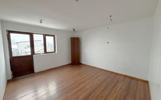 Casa situata in Catargiu Baraganului P+1+M suprafata 170mp-zona buna - Poză 5