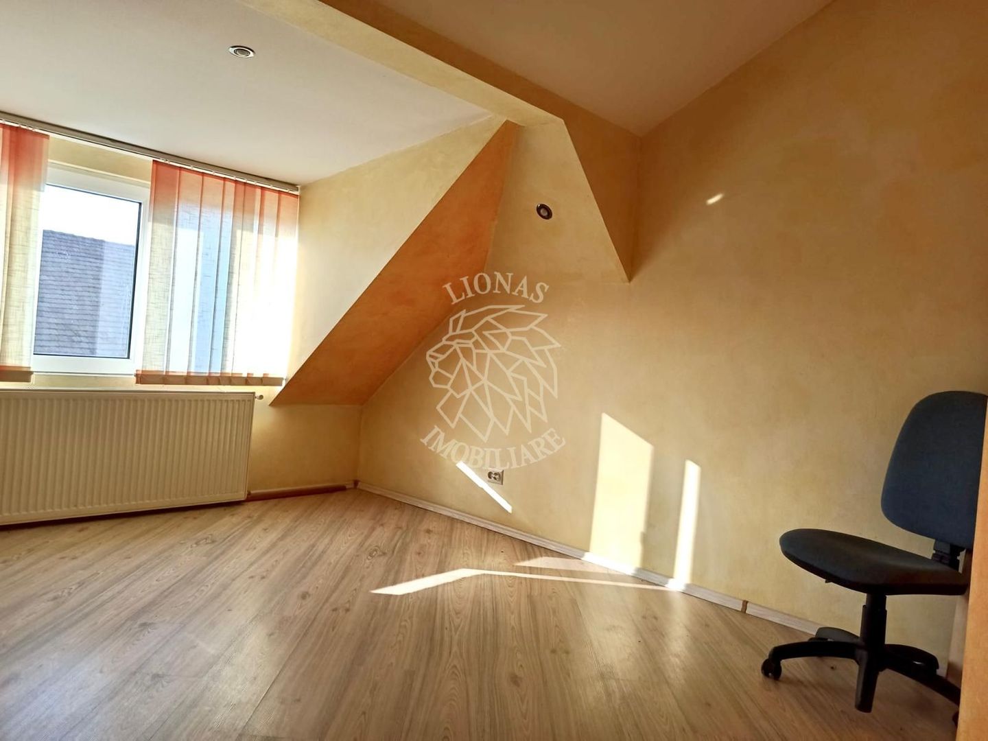 Apartament cu mansarda 4 camere 100 mp-dressing-mobilat-Imparat Traian - Poză 8