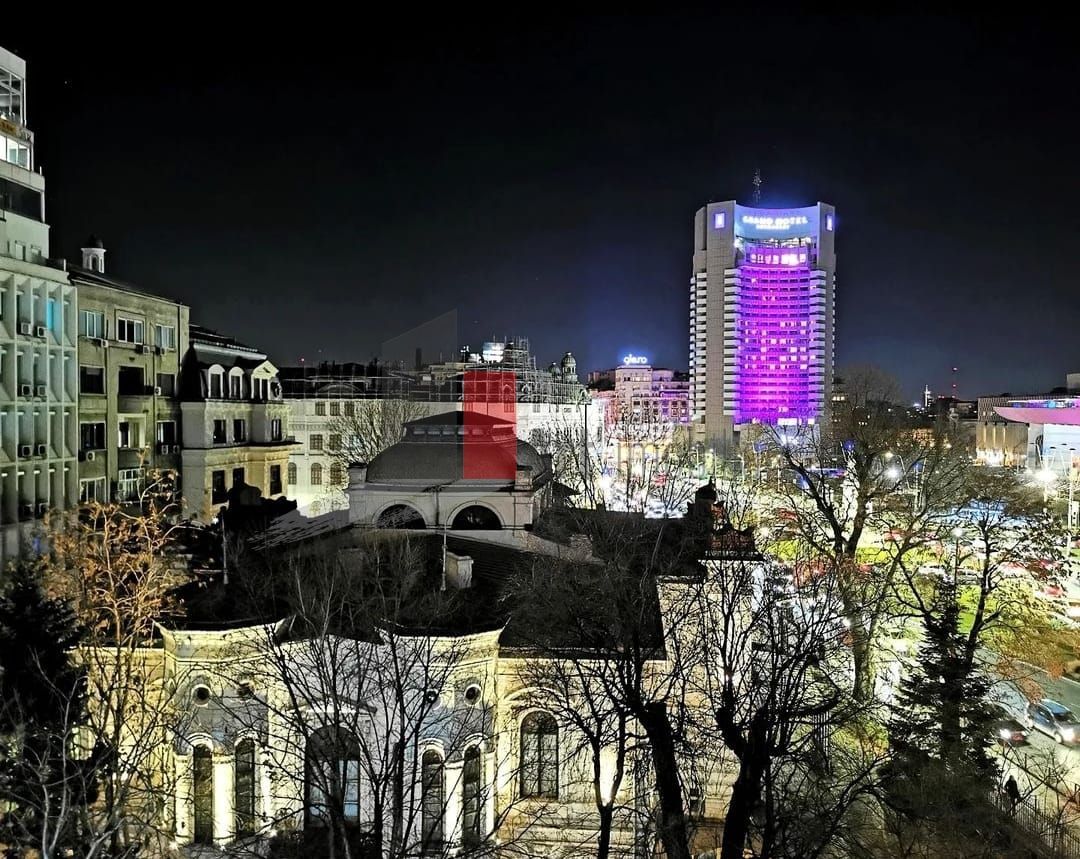 Garsoniera "VALENTA",  vedere "SPLENDIDA"  Piata Universitatii - Poză 1