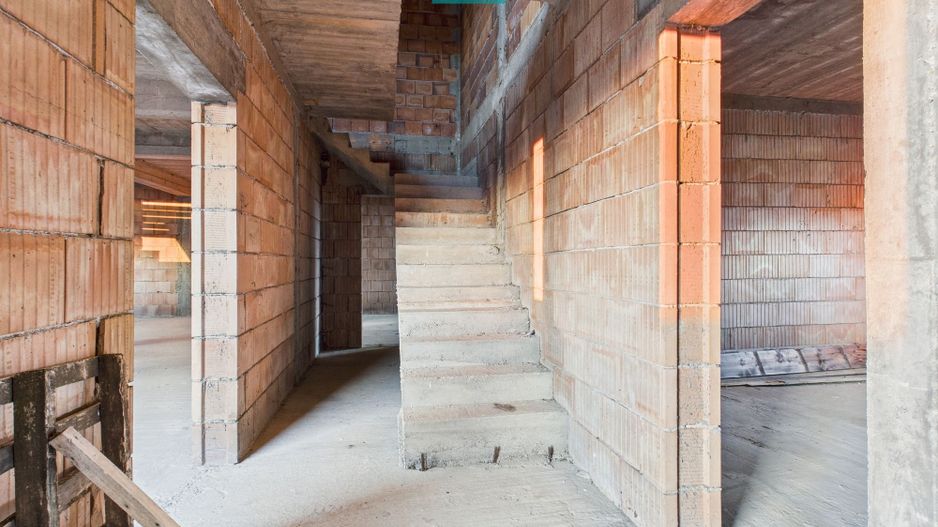 Proprietate impresionantă între Curtici și Macea - Poză 12