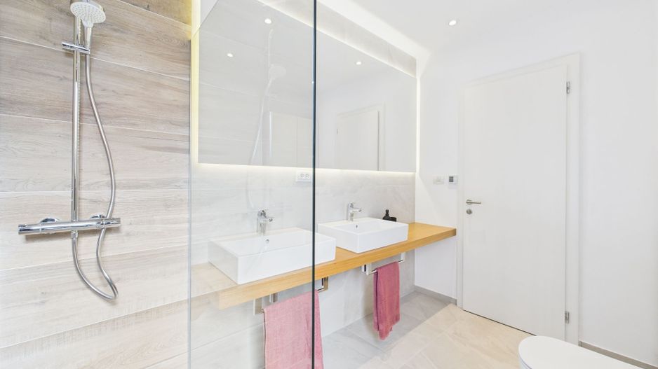 Casă modernă și elegantă, mobilată și utilată - Poză 18