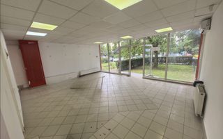 Spațiu comercial stradal | Vitrină mare | Zonă cu trafic intens - Poză 1