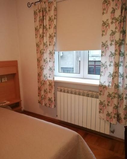 Apartament cochet 2 camere, Parc Cismigiu, etaj 2, centrală proprie, bloc solid - Poză 1