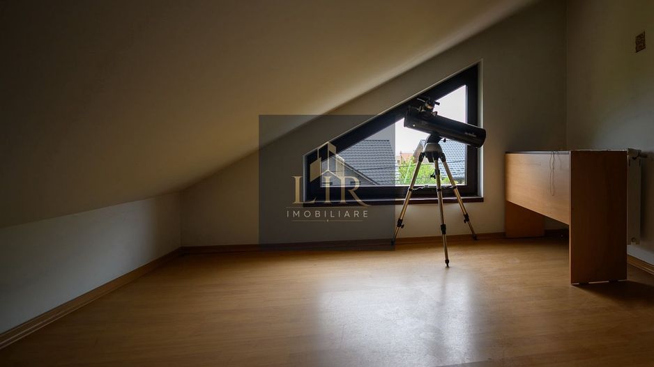 Vilă 5 camere 240 mp, mobilata,teren 806 mp – Platou Galata, Iași - Poză 14
