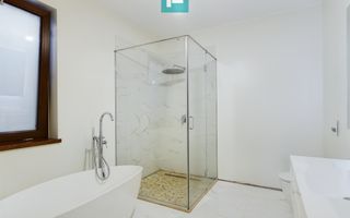 Vilă la sol cu 3 camere în Pârneava - Poză 16