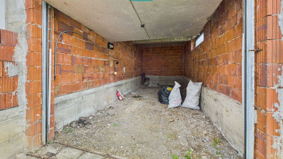 Casă la roşu P+E+M în Şagu - Poză 14