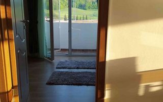 Apartament cu 2 camere, 50 mp, balcon, parcare și pod, zonă liniștită. - Poză 2