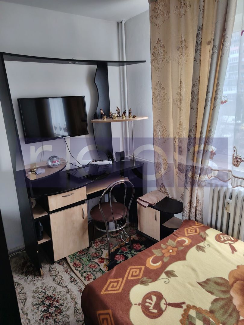 Apartament 3 camere zona Walter Maracineanu et 3/4 necesita renovare - Poză 2