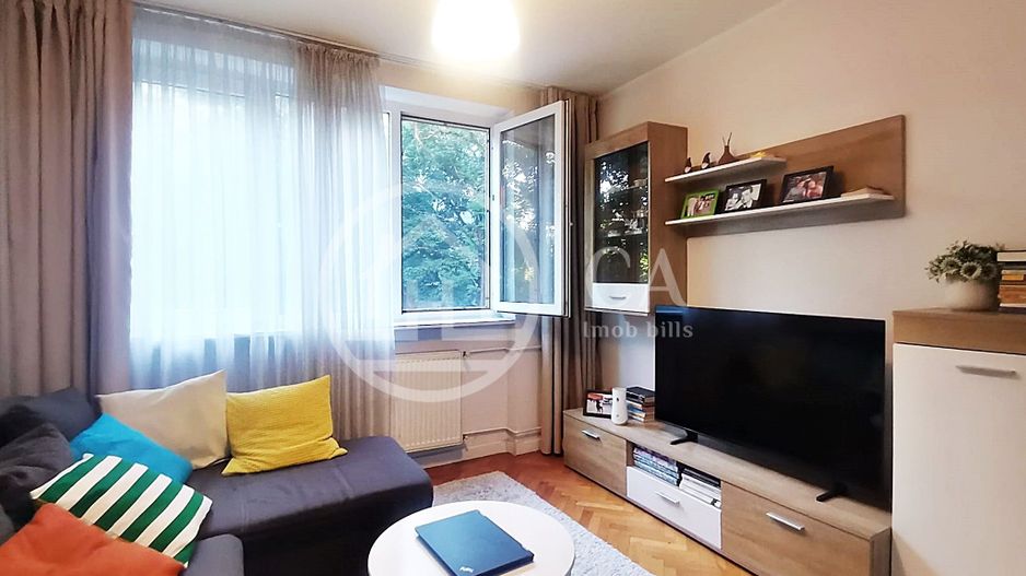 Apartament de vânzare cu 4 camere în zona Iosia, Oradea - Poză 1