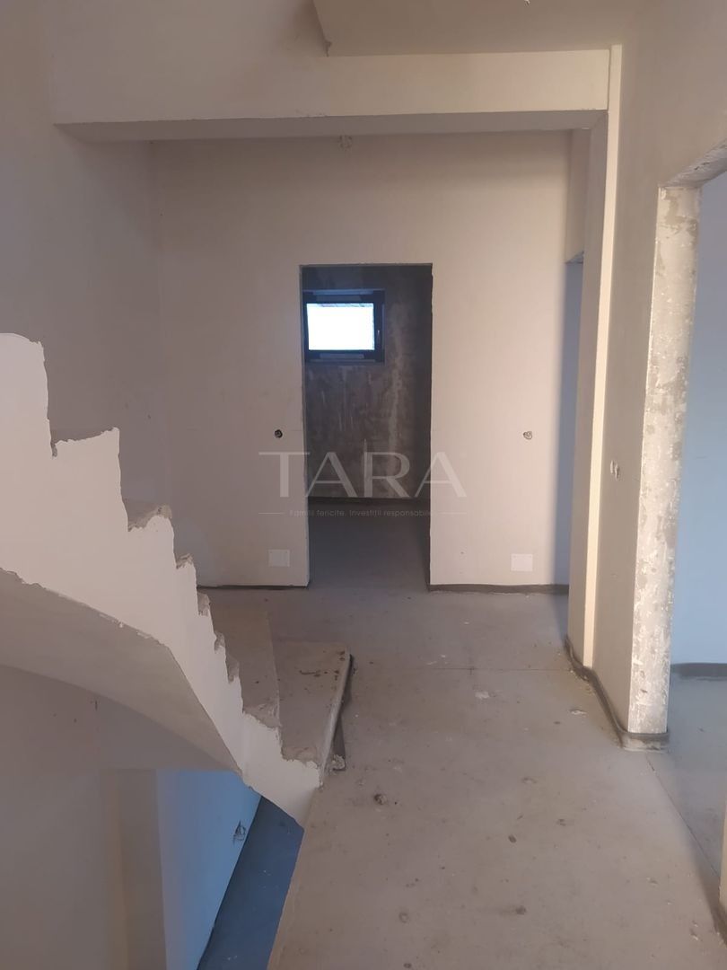 Casa de vanzare tip duplex in cartierul Europa,zona Bibescu - Poză 9