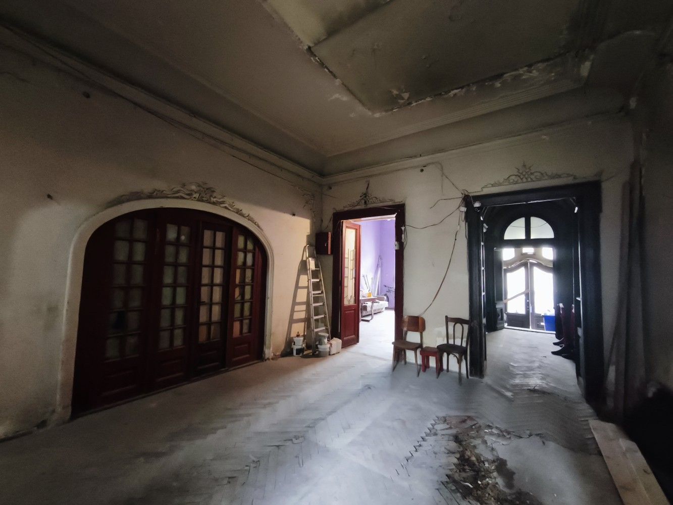 Casă cu farmec istoric în zonă protejată Rosetti, ideală pentru restaurare - Poză 15