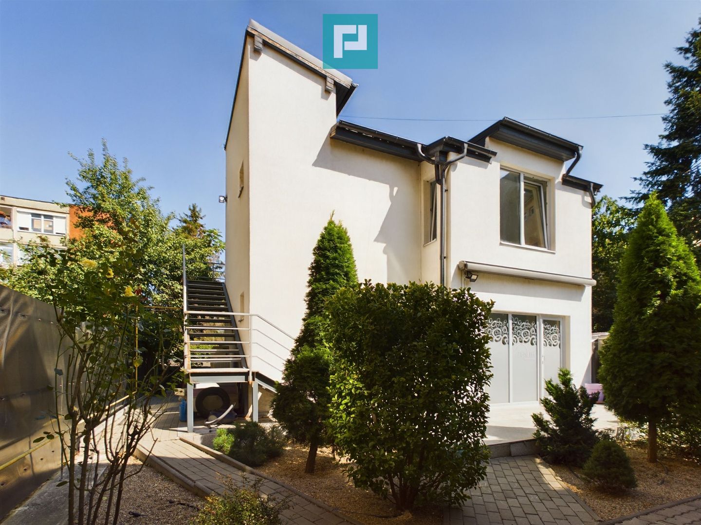 Vilă cu destinație multiplă situată ultracentral - Poză 1