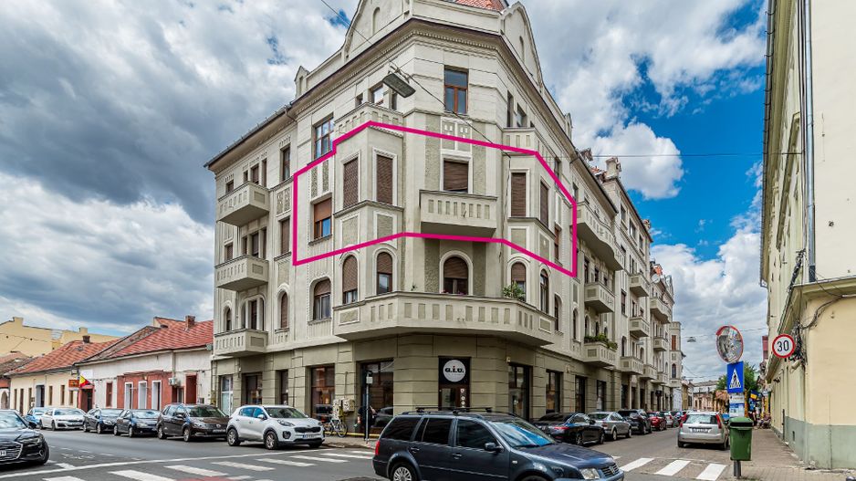 Apartament ultracentral cu 4 camere decomandat, etaj intermediar - Poză 1