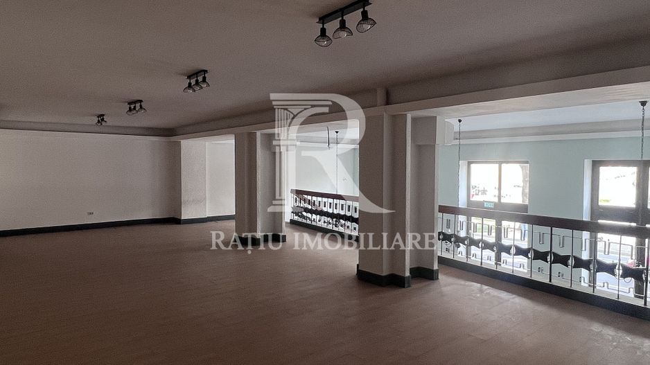 Spațiu Comercial în Imobil Istoric | Locație Ultracentrală | Oradea - Poză 9