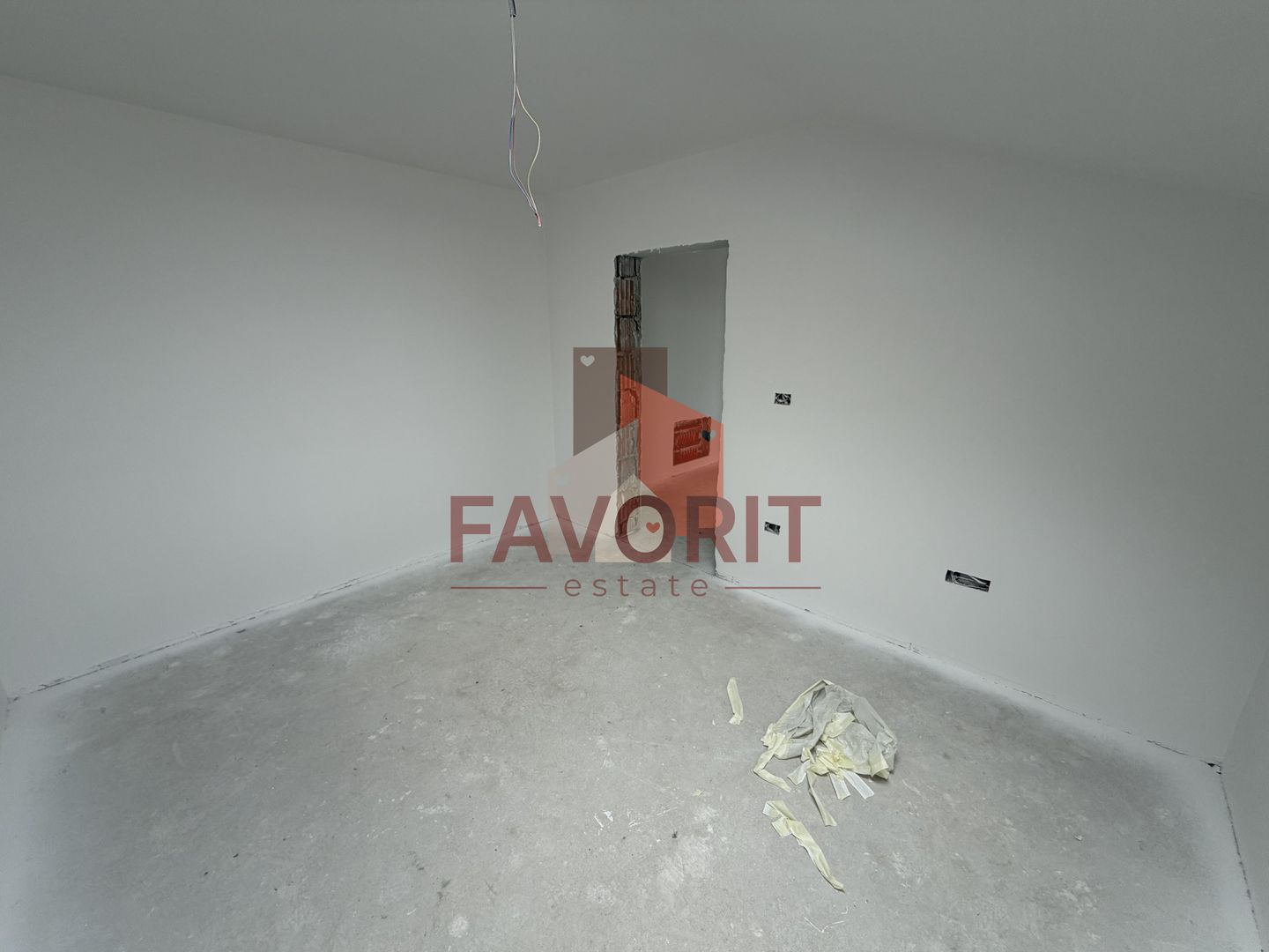 Decomandat. Zona Buziasului. Parcare in curte. - Poză 18