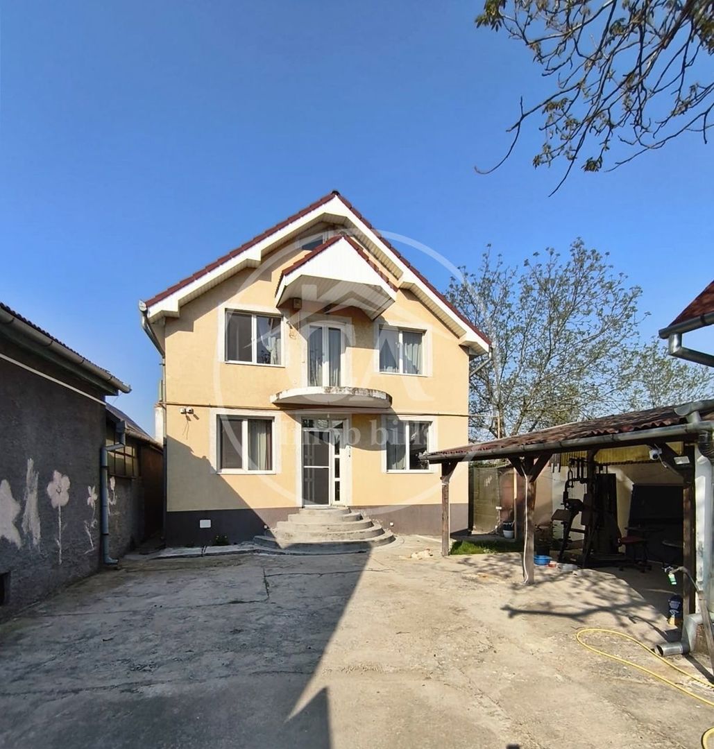 Casa de vânzare cu 6 camere in Episcopia, Bihor - Poză 1