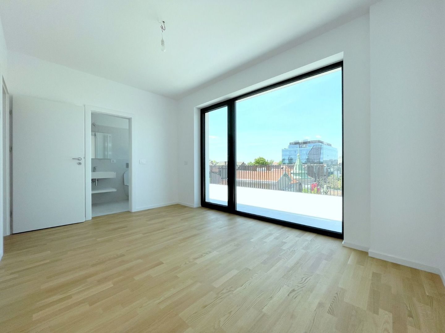 Apartment 3 camere cu terasa de 46 mp - Poză 9