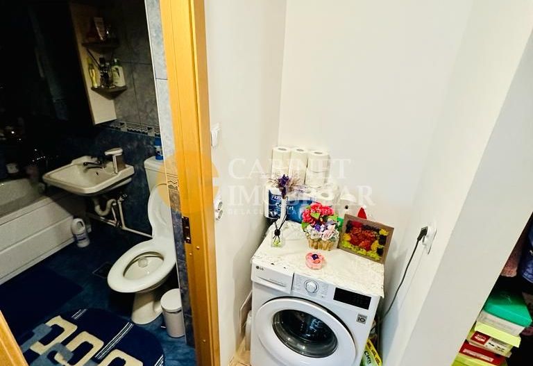 Apartament cu 3 Camere decomandat - Zona Rond Vechi - Bloc 1984 - Poză 8