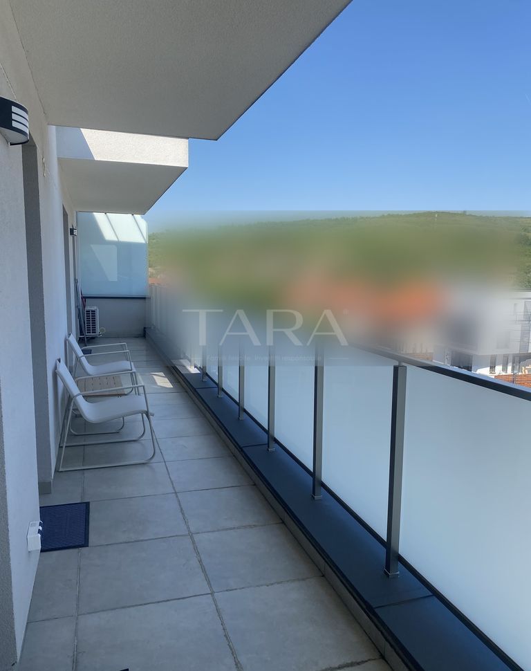 Apartament modern cu 3 camere, terasă de 15 mp, Borhanci. - Poză 19