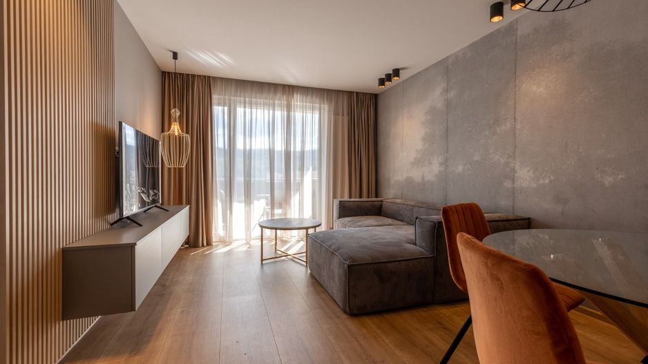 Inchiriem apartament 3 camere mobilat utilat lux cu parcare subterana - Poză 1