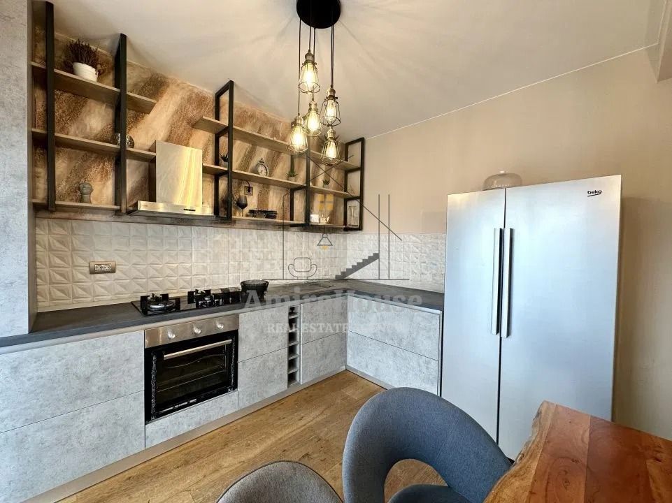 Apartament 3 camere in imobil tip vila, 79 mp, garaj, curte comuna, Gruia - Poză 5