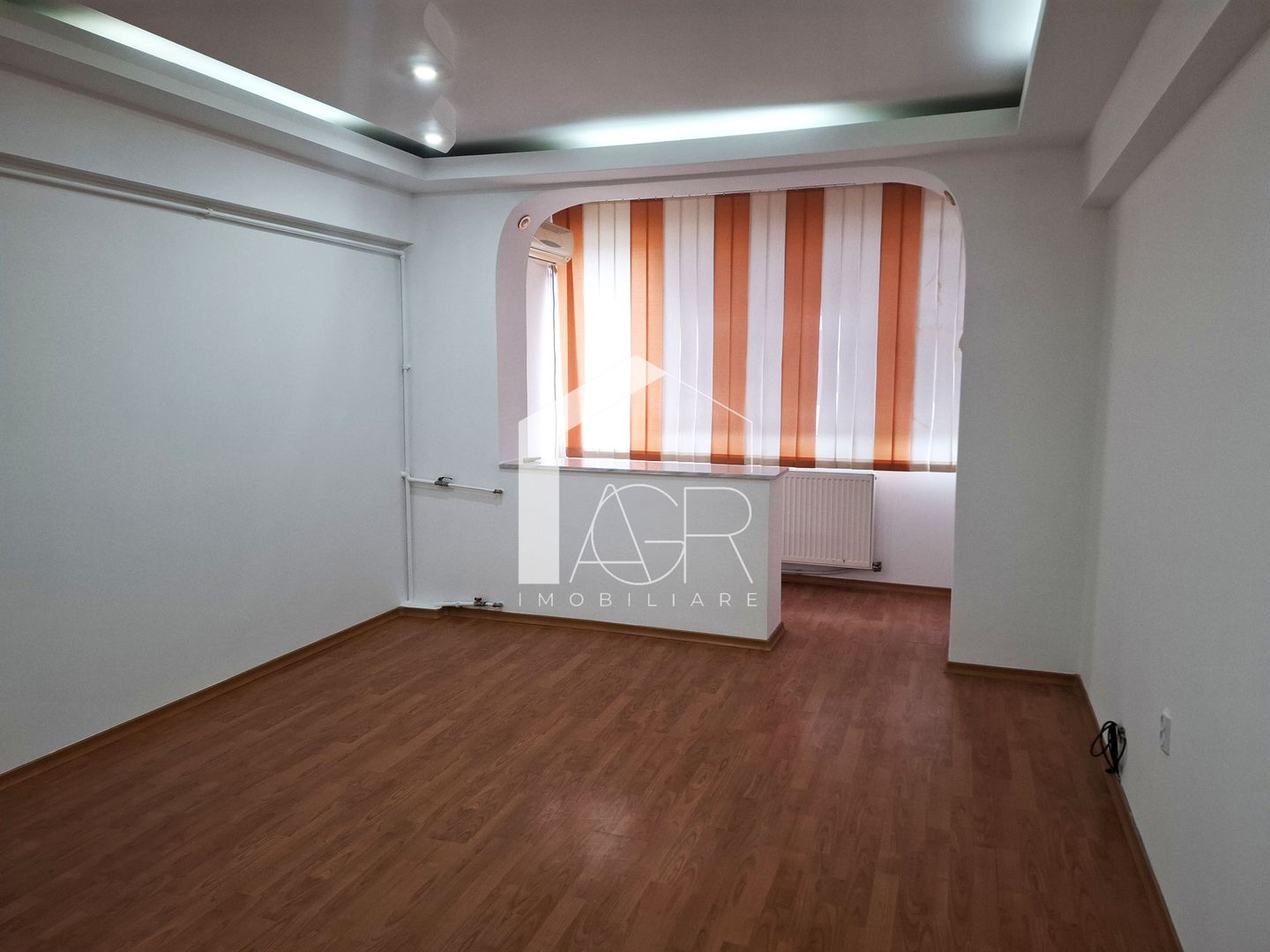 Apartament cu 2 camere, semidecomandat, Ultracentral - Poză 2