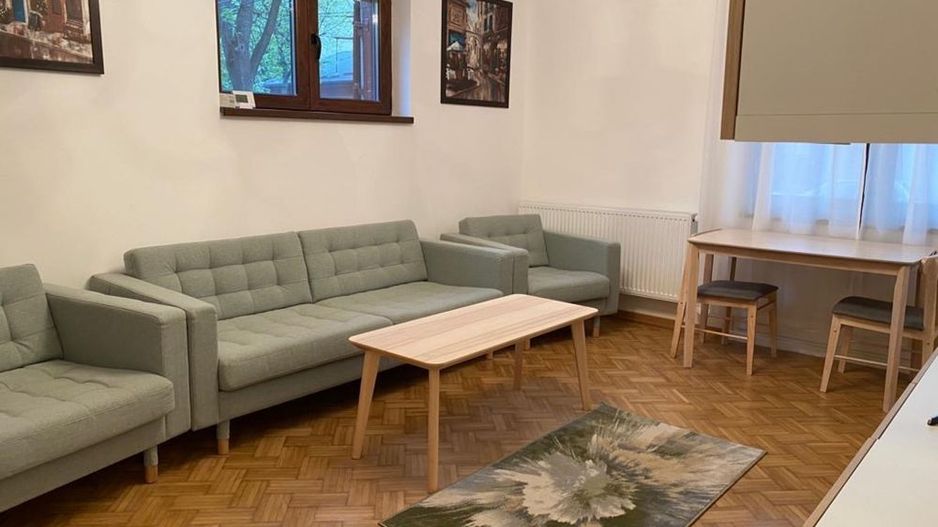 Apartament 3 cam EORII REVOLUTIEI - Poză 1