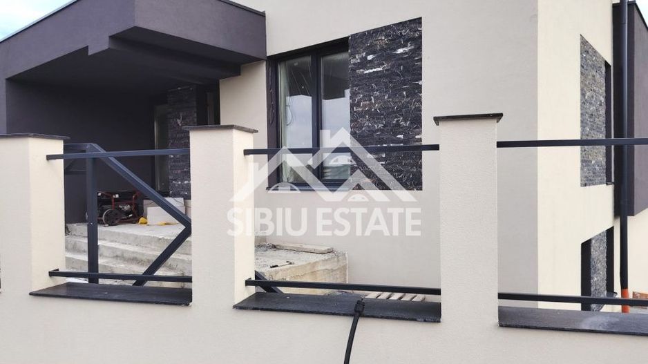 Casa Sibiu, Selimbar teren 790 mp, garaj, terase - Poză 15