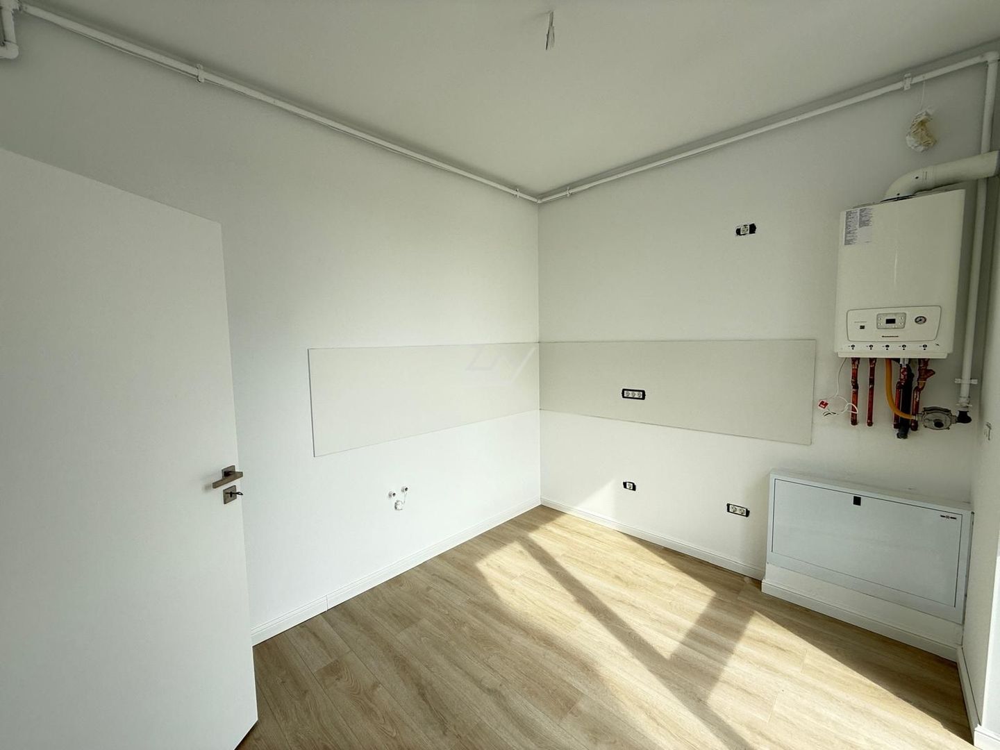 Etaj 2. Lift. Finisaje superioare. Loc de parcare. - Poză 4