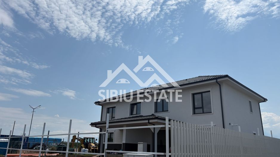 Duplex modern cu 4 camere, 102 mp – oază de liniște aproape de orașul Sibiu - Poză 3