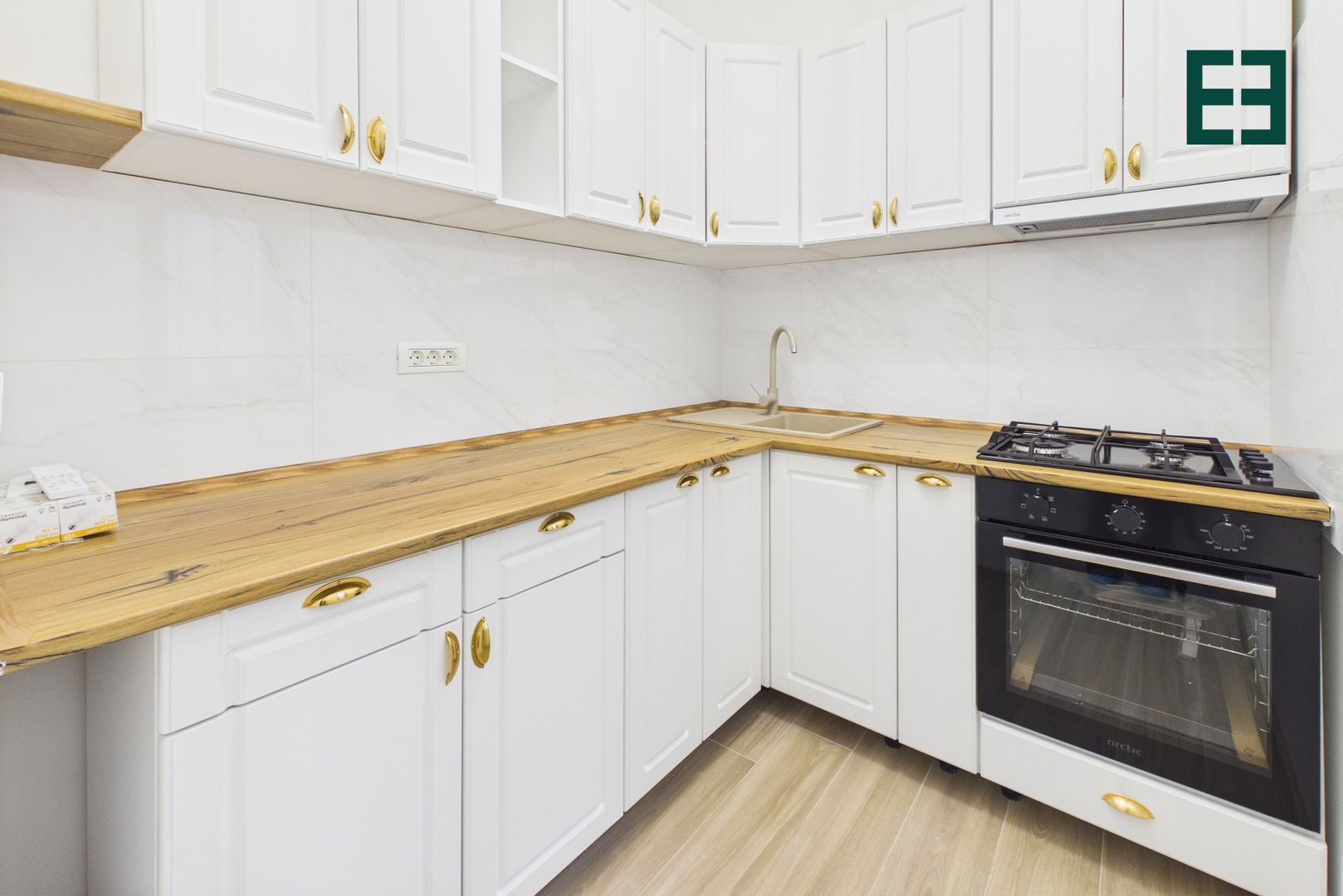 De închiriat Apartament cu 2 camere etaj 1 - Zonă Centrală - Arad - Poză 2