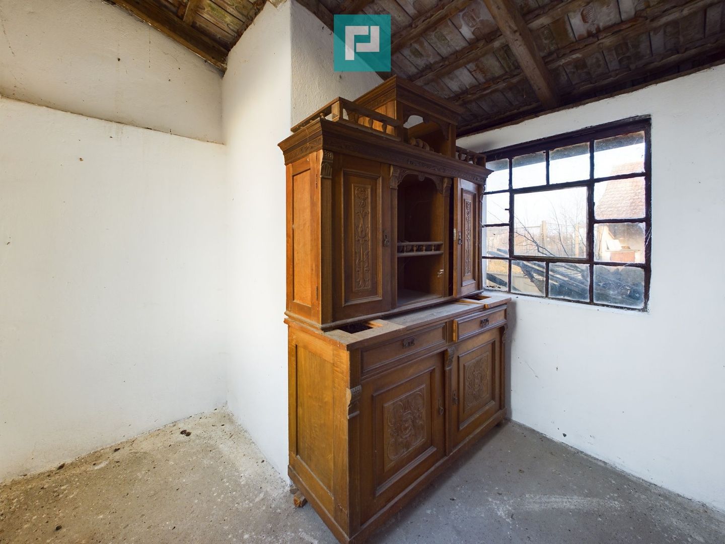 Casă generoasă în Periam județ Timiș - Poză 14