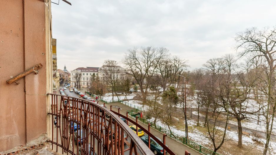 Apartament 3 camere spațios ultracentral, cu vedere la parcul Eminescu - Poză 2