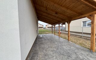 Casa individuala cu 5 camere in Mosnita Noua zona castel - Poză 14