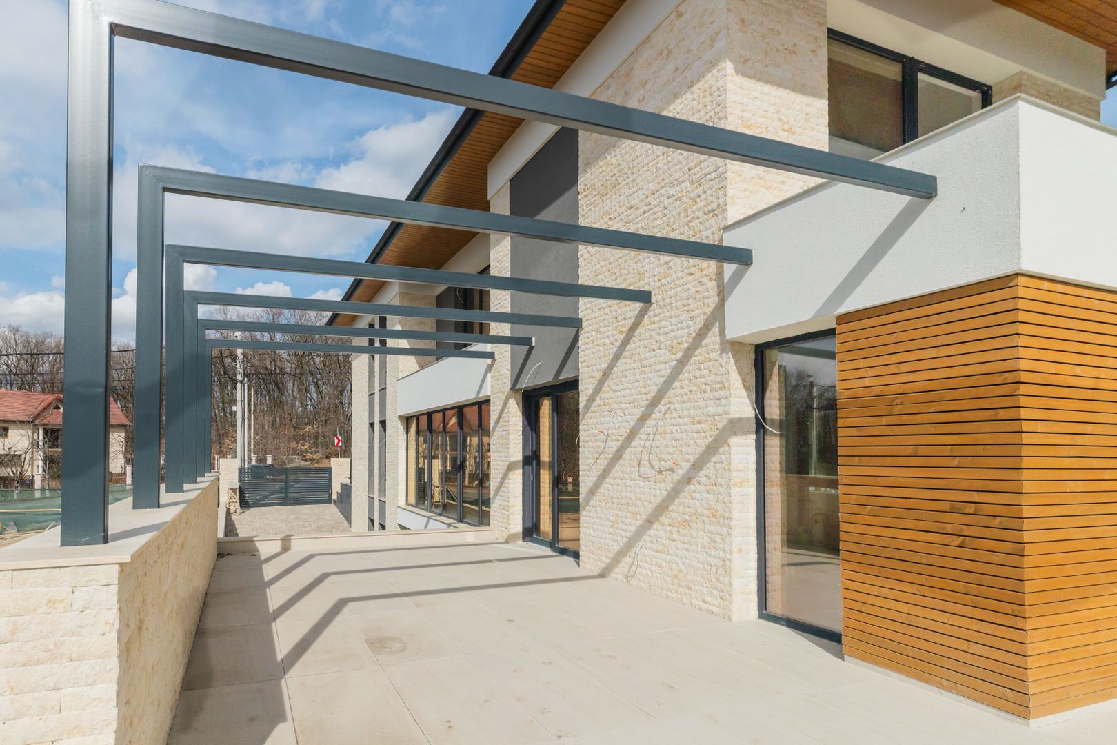 Casa de Lux în Făget Eleganță și Confort în Inima Naturii - Poză 2