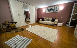 Vila cu etaj si mansarda, teren 7.200 mp, 1.550 mp intravilan - Poză 13