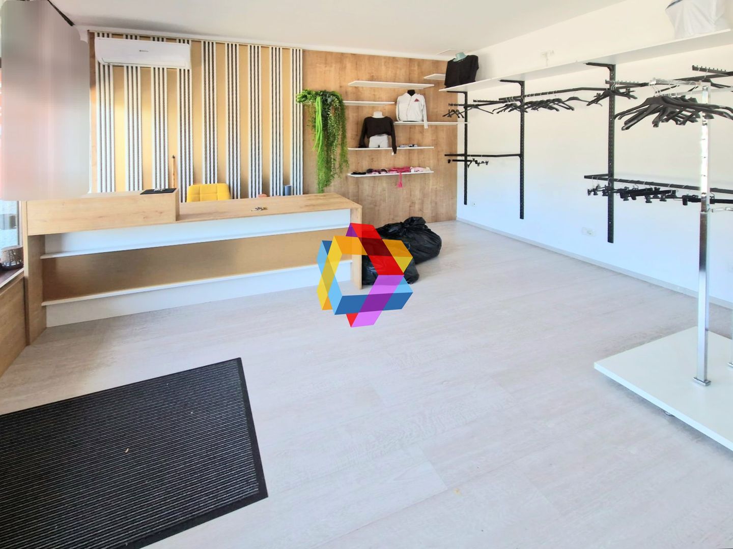 Spatiu comercial cu vad de închiriat Brasov - 60 mp  # plus-imo.ro - Poză 2