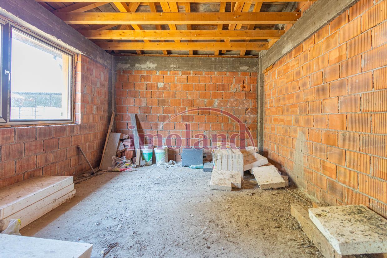 Vanzare - vila noua+spatiu birou/comercial - Crangasi-Constructorilor - Poză 9