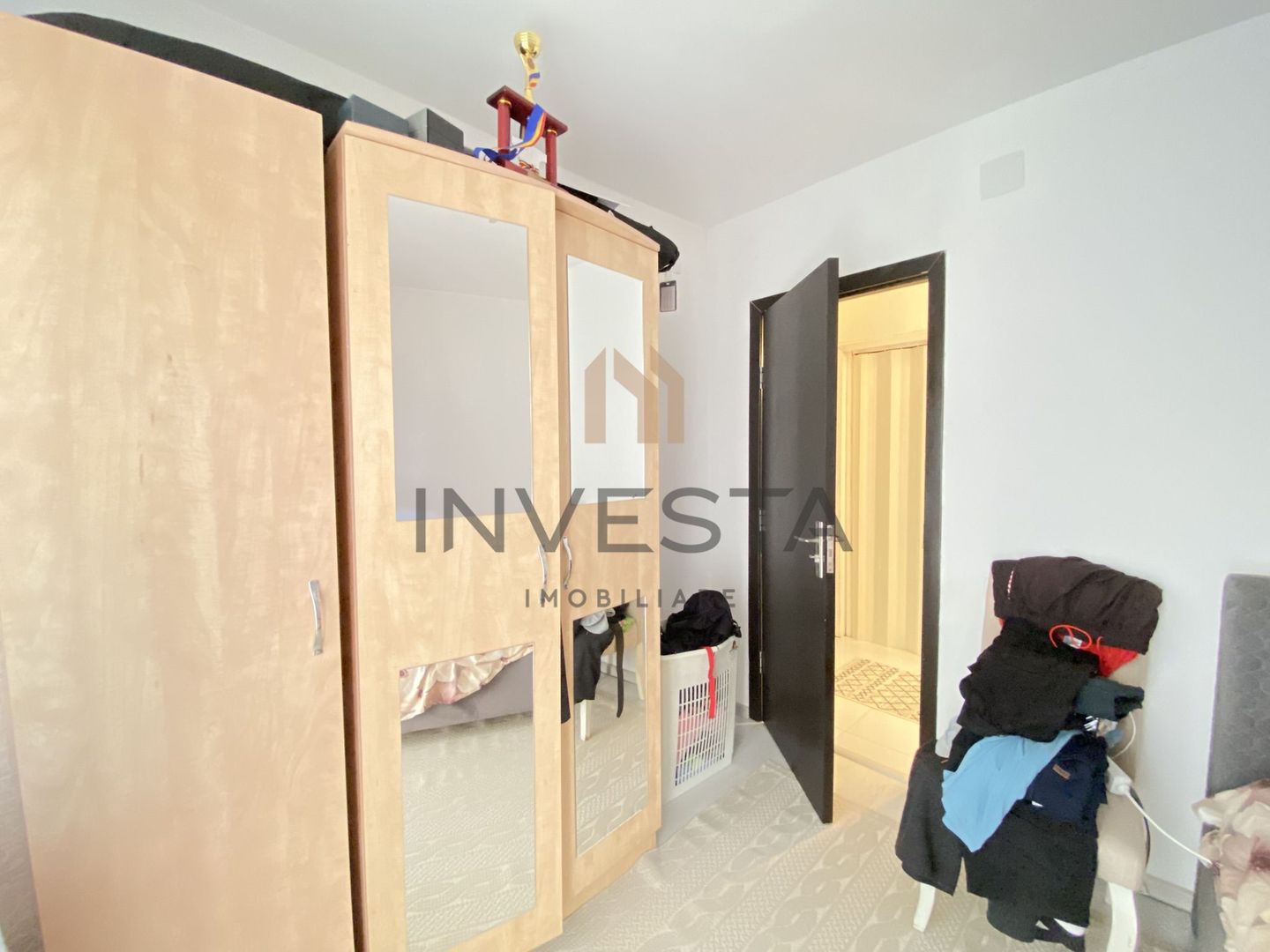 Apartament 3 camere decomandat cu balcon si parcare, zona Gruia - Poză 8