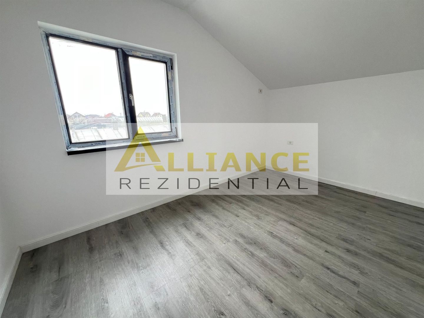 Casa Individuala P+M - 4 camere - Pompa de Caldura-Panouri Solare - Poză 11