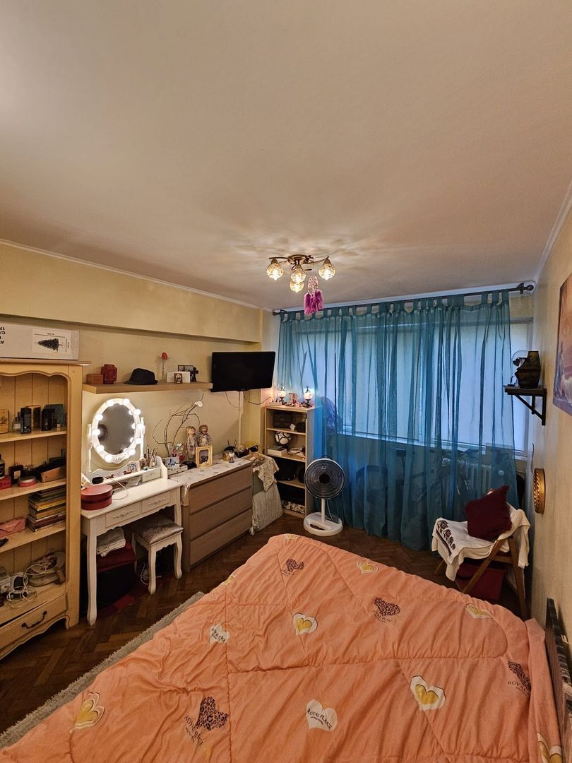 Vând 🏢 Apartament 3 camere | Câmpia Libertății | Aproape de Piața Muncii - Poză 4