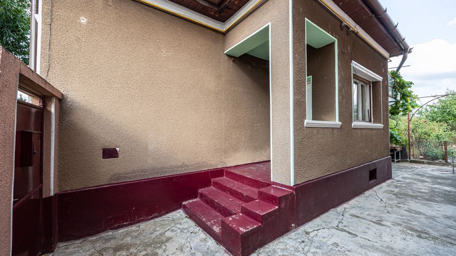 Casă în Grădiște în cel mai căutat cartier al Aradului - teren 316 mp - Poză 2