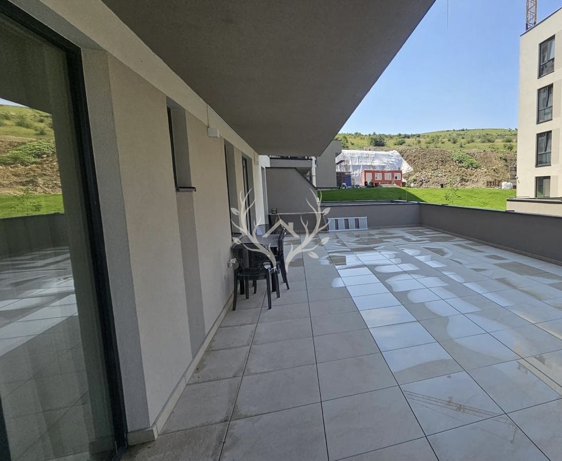 Apartament cu 3 camere si terasa de 82 mp - zona Vivo Floresti - Poză 8