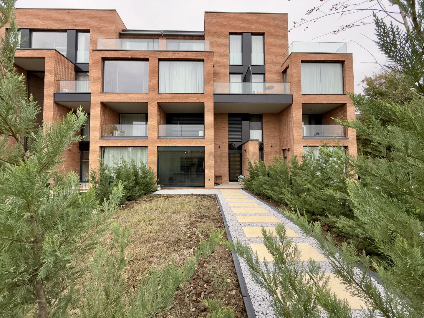 Vila urbana 3 camere | Tunari-Parc - Poză 1